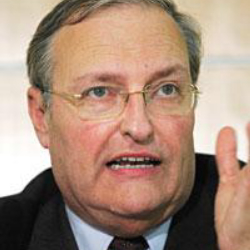 Author Efraim Zuroff