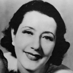 Author Lynn Fontanne