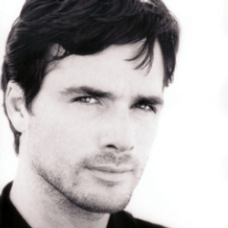 Author Matthew Settle